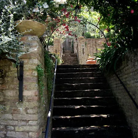 Tatil Evi Historic Holiday In With Garden